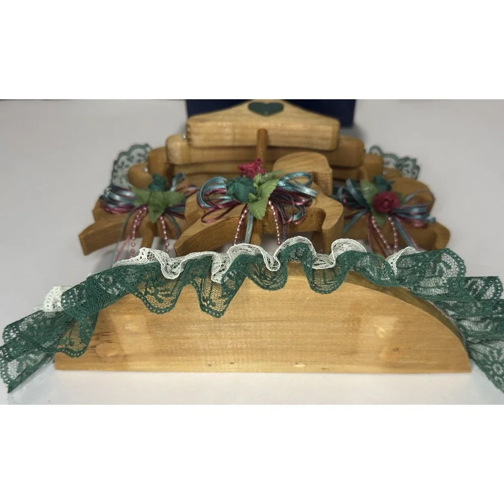Carousel Horse Wall Hanging Vtg Wooden Horse Lace Country Cottage Home Décor